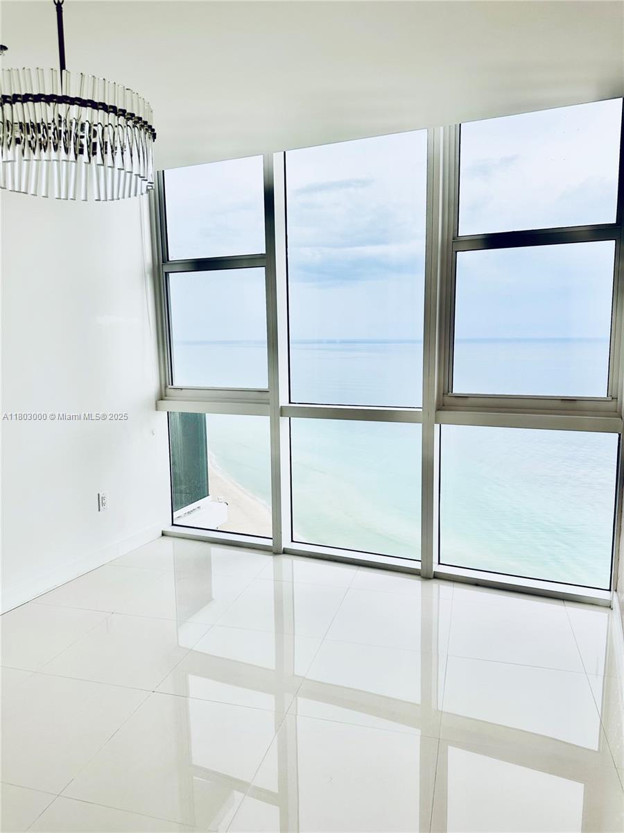 4808 2 / 3 1570 sq. ft. $ 2025-05-14 0 foto