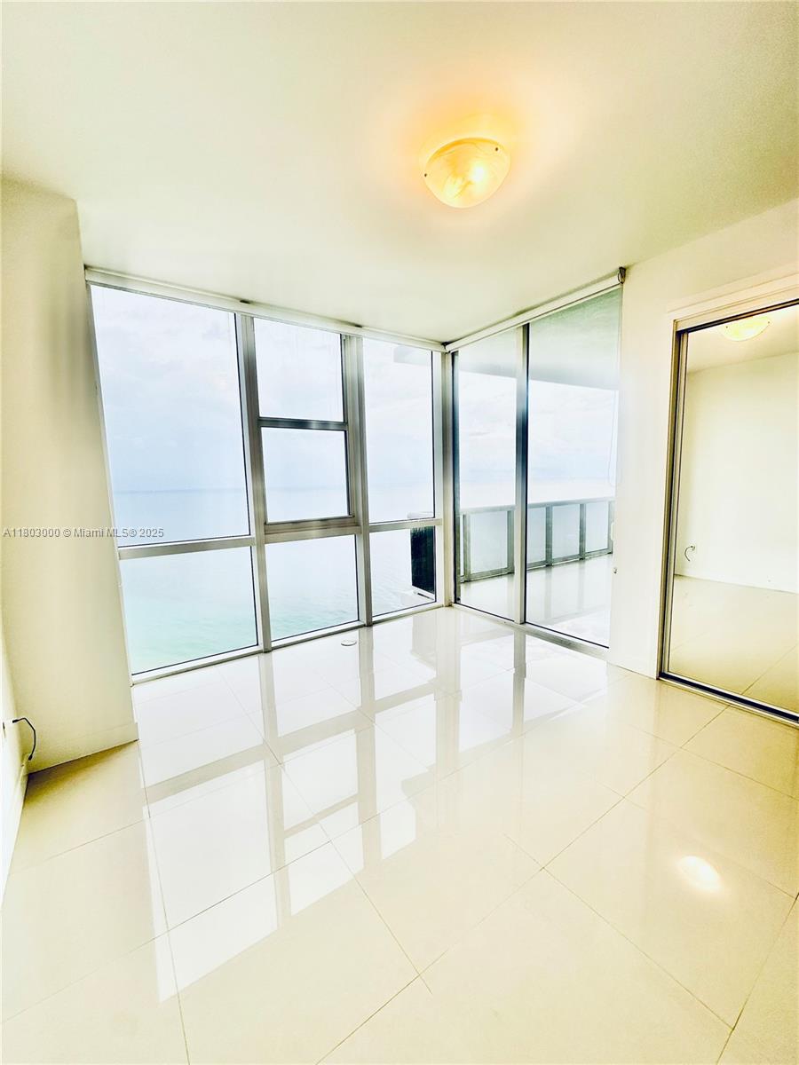 4808 2 / 3 1570 sq. ft. $ 2025-05-14 0 foto