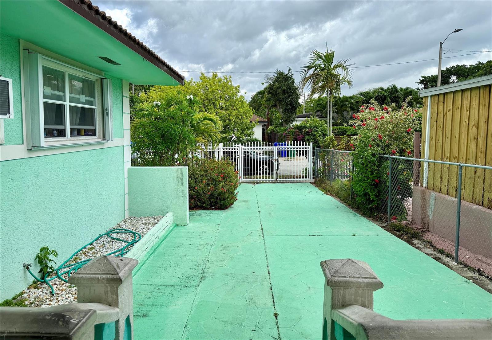   / 0 2273 sq. ft. $ 2026-05-29 0 foto