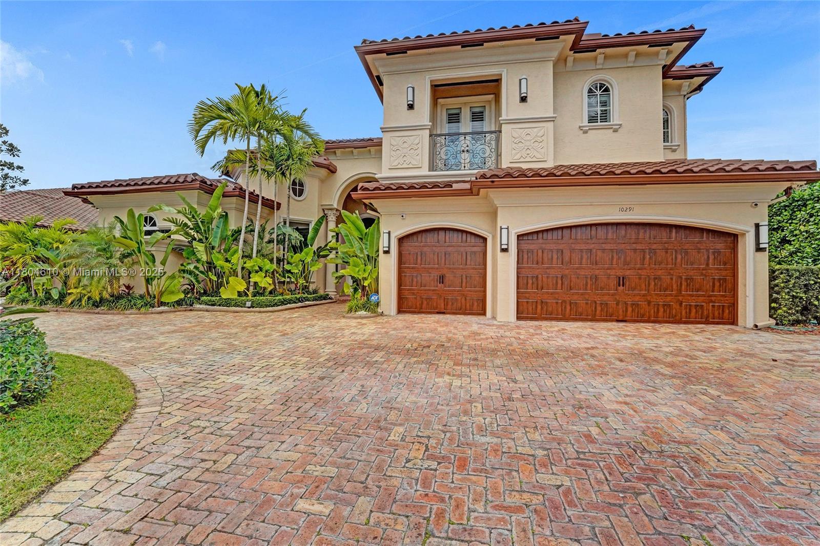 Ver detalles 10291 5 / 7 4452 sq. ft. $ 2025-07-18 0 foto