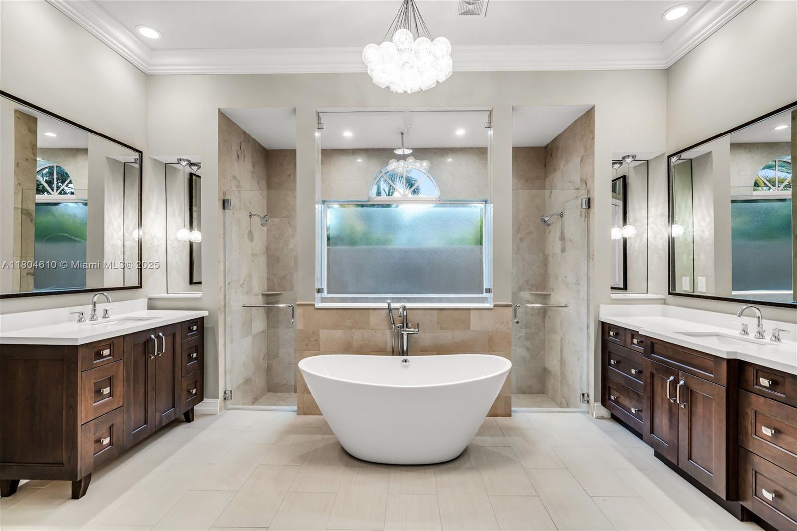 Ver detalles 10291 5 / 7 4452 sq. ft. $ 2025-07-18 0 foto
