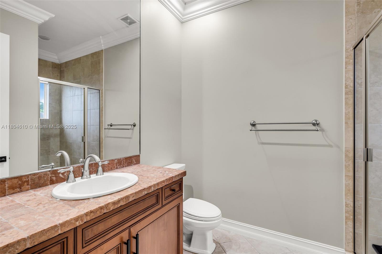 Ver detalles 10291 5 / 7 4452 sq. ft. $ 2025-07-18 0 foto