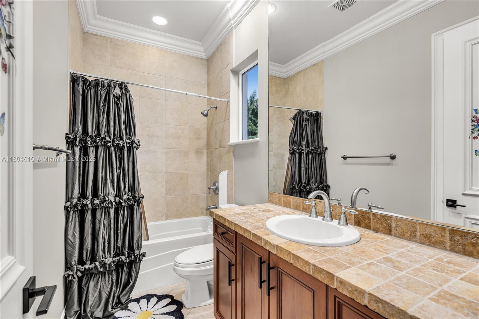 Ver detalles 10291 5 / 7 4452 sq. ft. $ 2025-07-18 0 foto