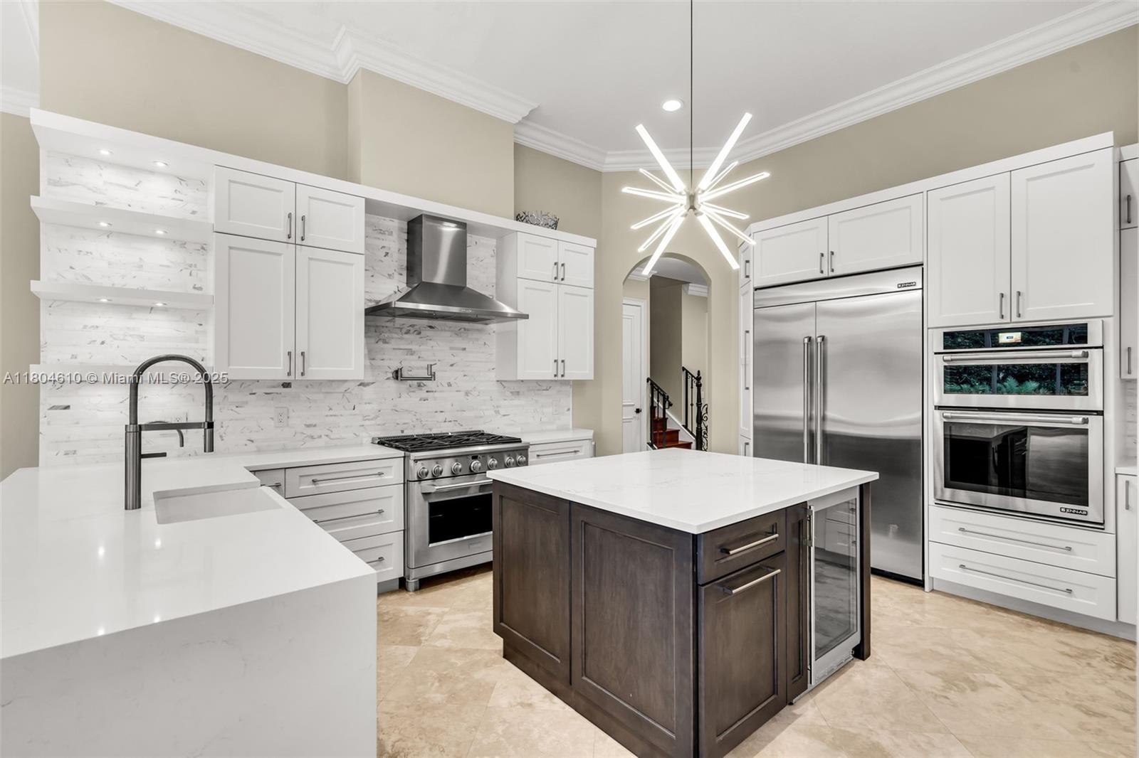 Ver detalles 10291 5 / 7 4452 sq. ft. $ 2025-07-18 0 foto
