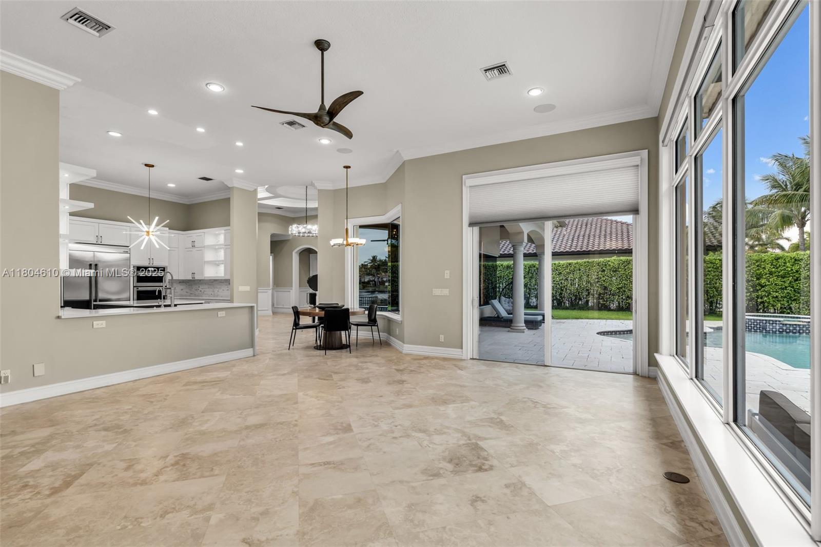 Ver detalles 10291 5 / 7 4452 sq. ft. $ 2025-07-18 0 foto