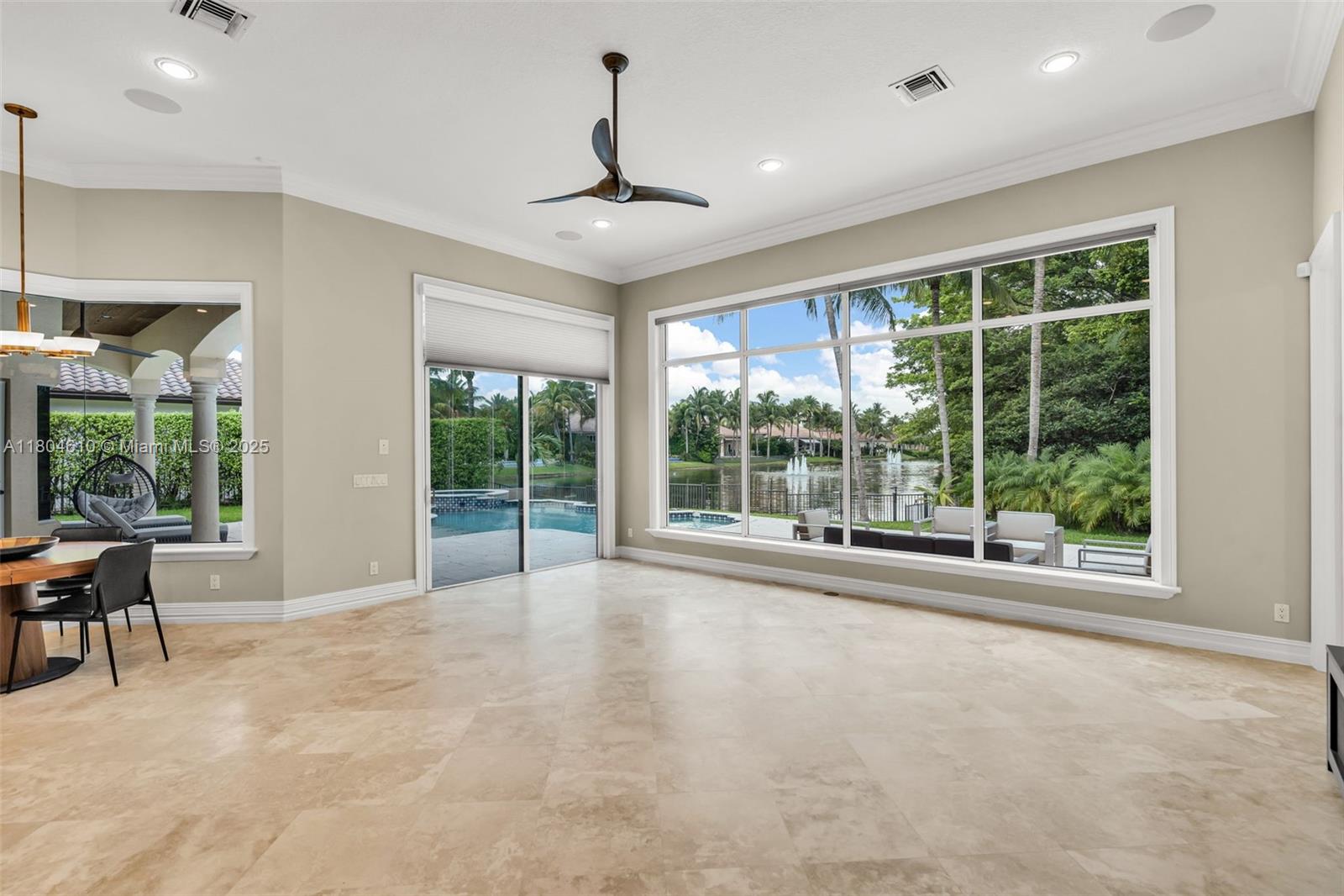Ver detalles 10291 5 / 7 4452 sq. ft. $ 2025-07-18 0 foto