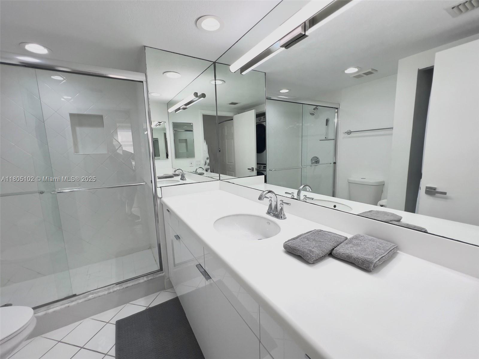 2412 2 / 2 1350 sq. ft. $ 2025-05-17 0 Photo