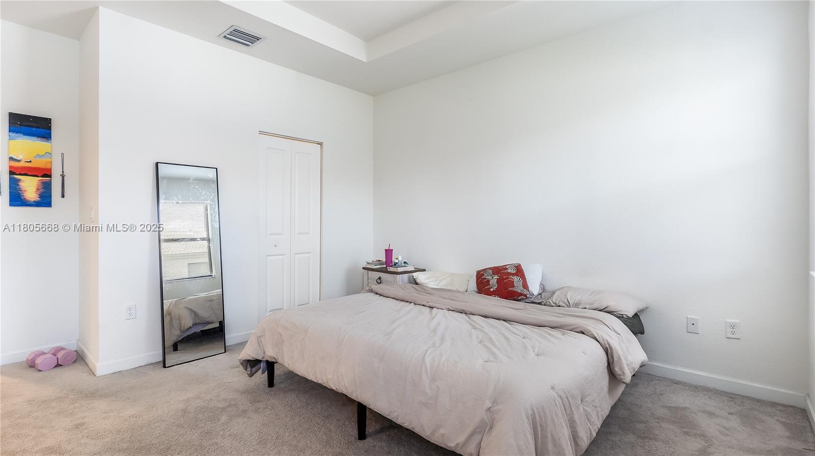 See details 12956 3 / 3 1927 sq. ft. $ 2025-08-19 0 Photo