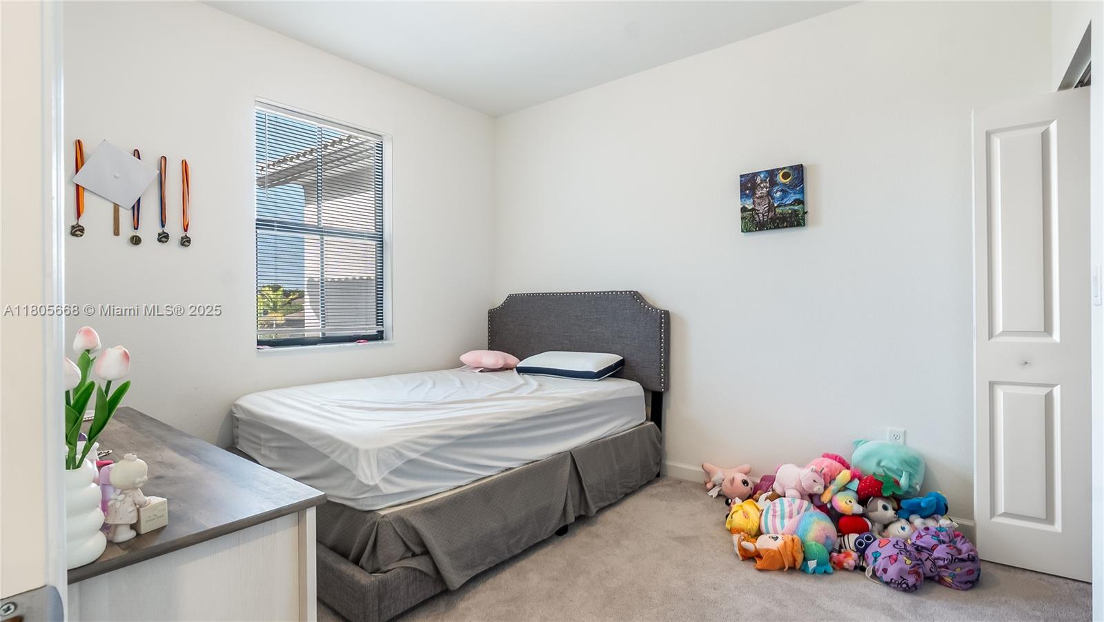 See details 12956 3 / 3 1927 sq. ft. $ 2025-08-19 0 Photo