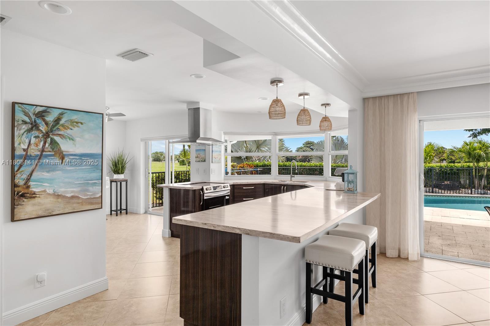 4902 3 / 3 2438 sq. ft. $ 2025-08-12 0 foto