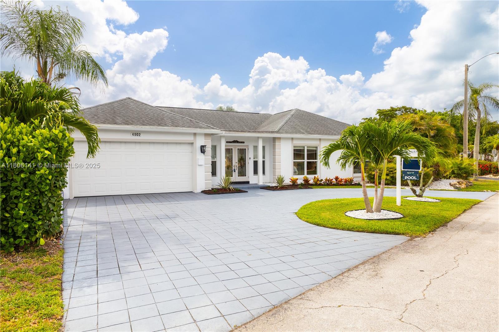 4902 3 / 3 2438 sq. ft. $ 2025-08-12 0 foto