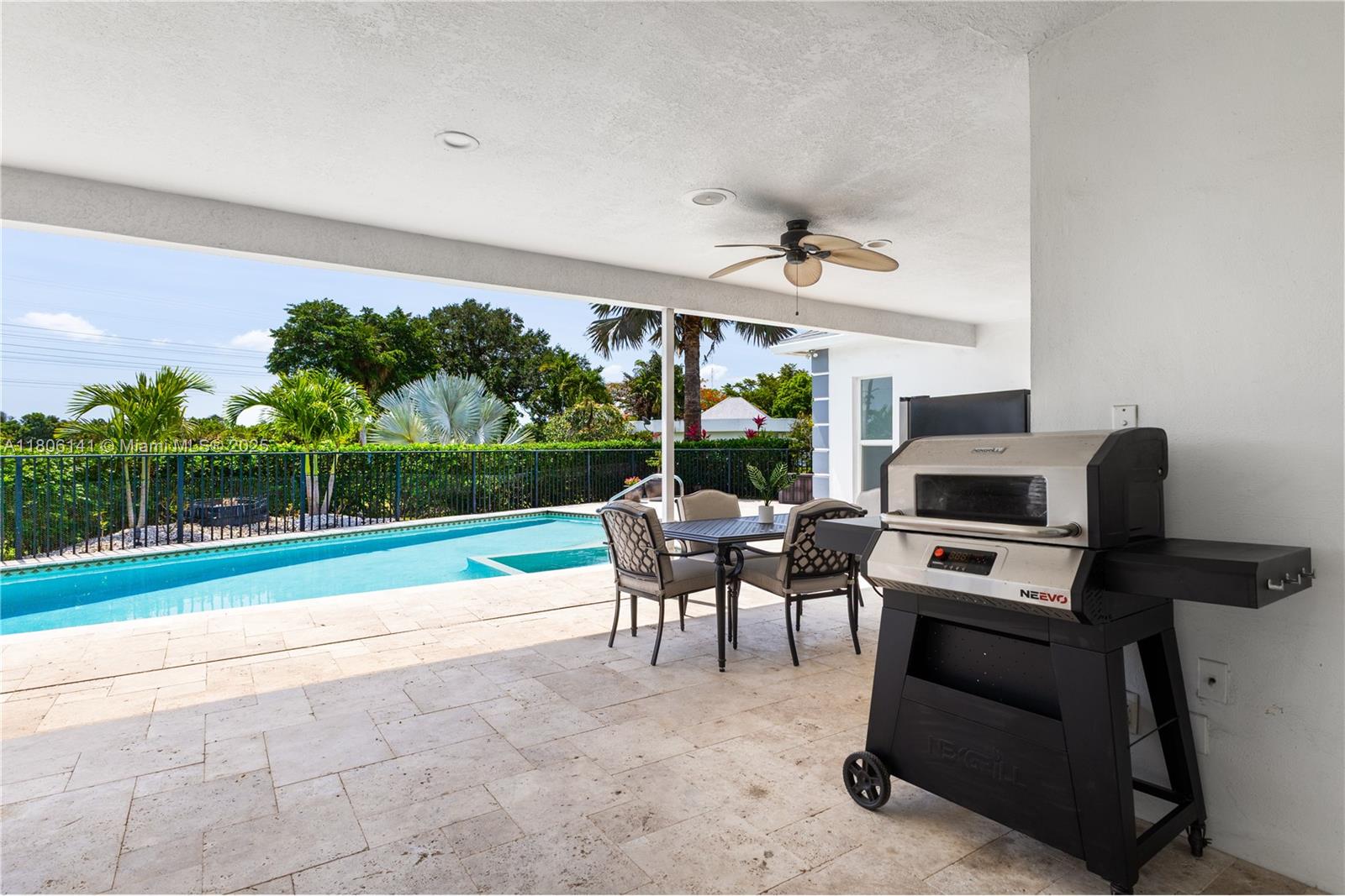 4902 3 / 3 2438 sq. ft. $ 2025-08-12 0 foto