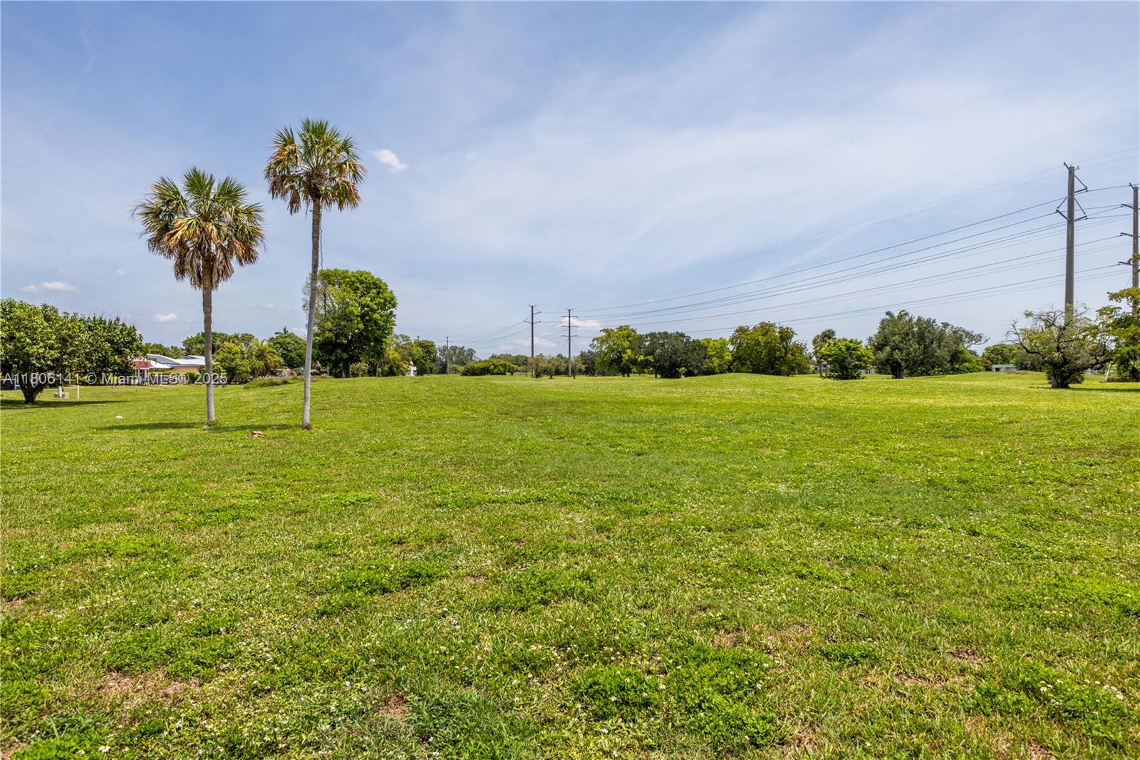 4902 3 / 3 2438 sq. ft. $ 2025-08-12 0 foto