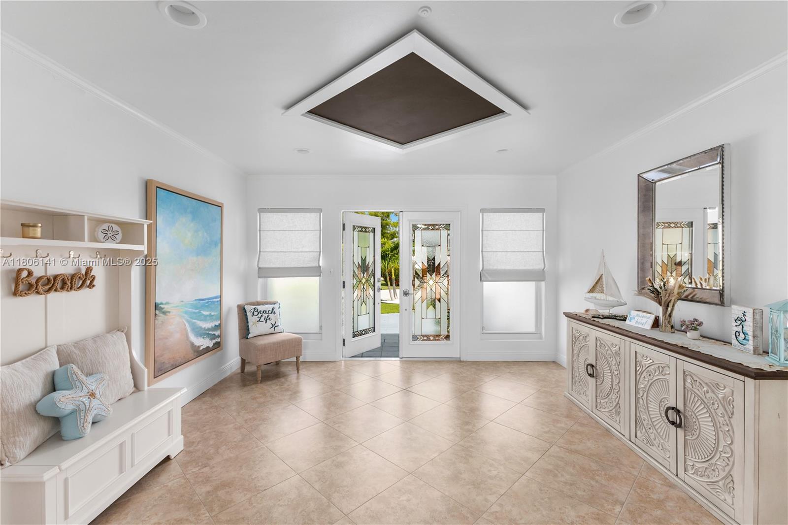 4902 3 / 3 2438 sq. ft. $ 2025-08-12 0 foto