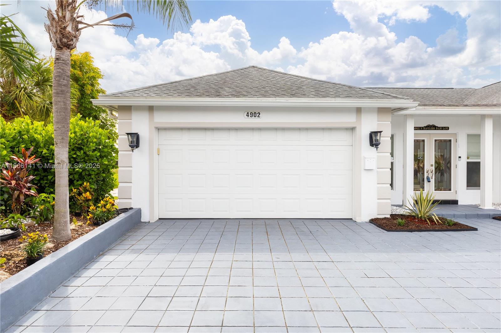 4902 3 / 3 2438 sq. ft. $ 2025-08-12 0 foto