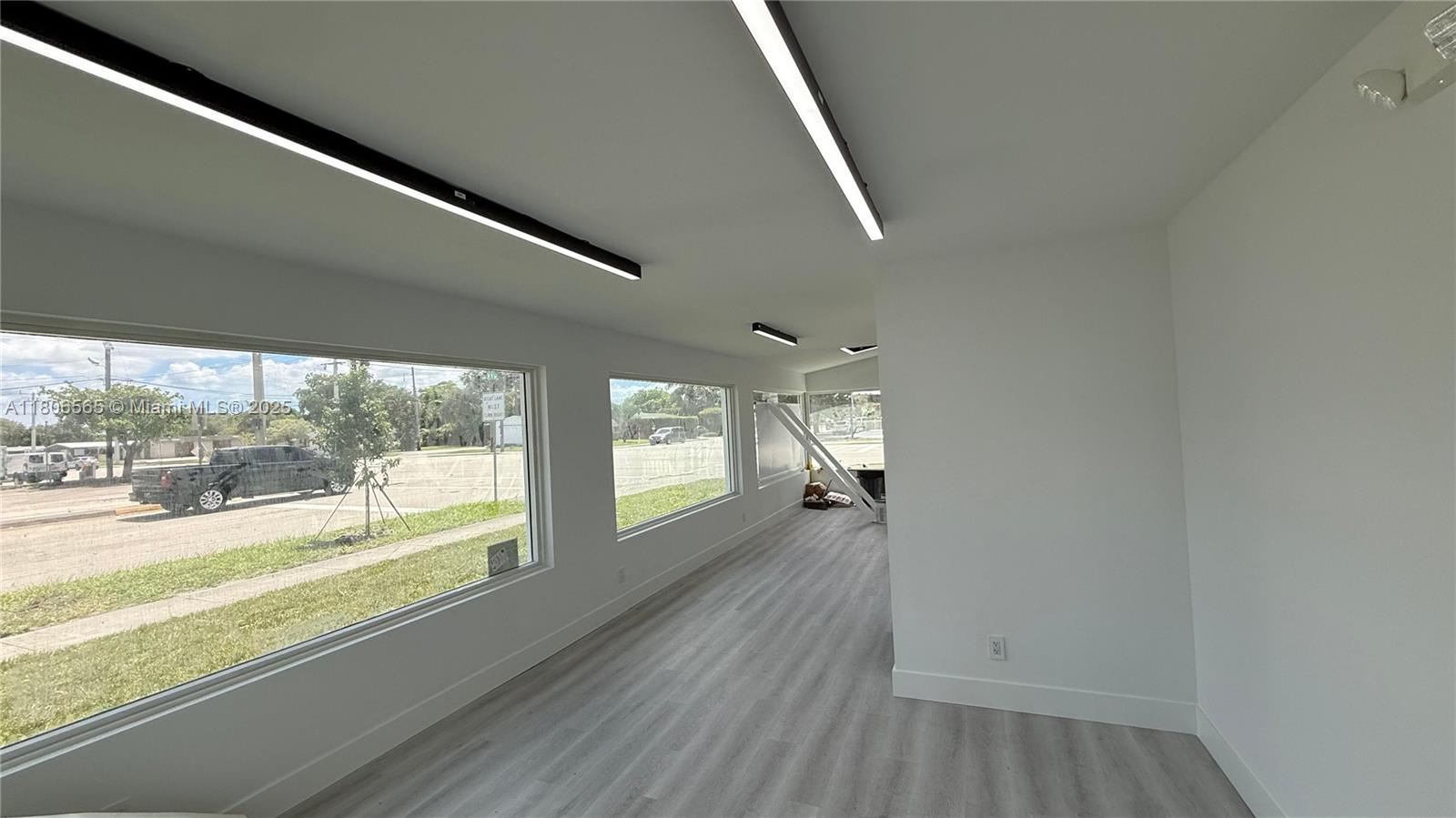 See details / sq. ft. $ 2025-09-04 0 Photo
