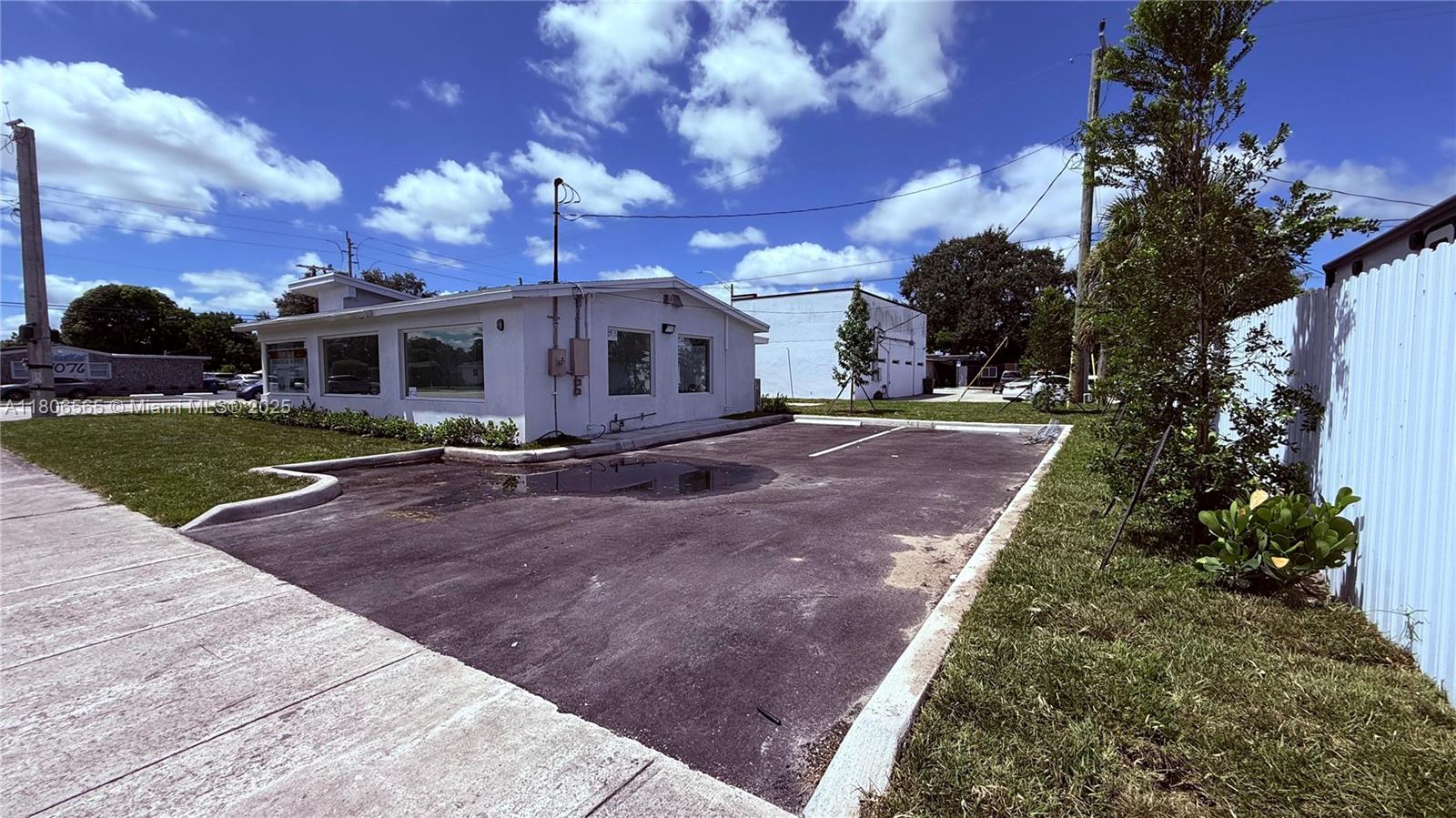 See details / sq. ft. $ 2025-09-04 0 Photo