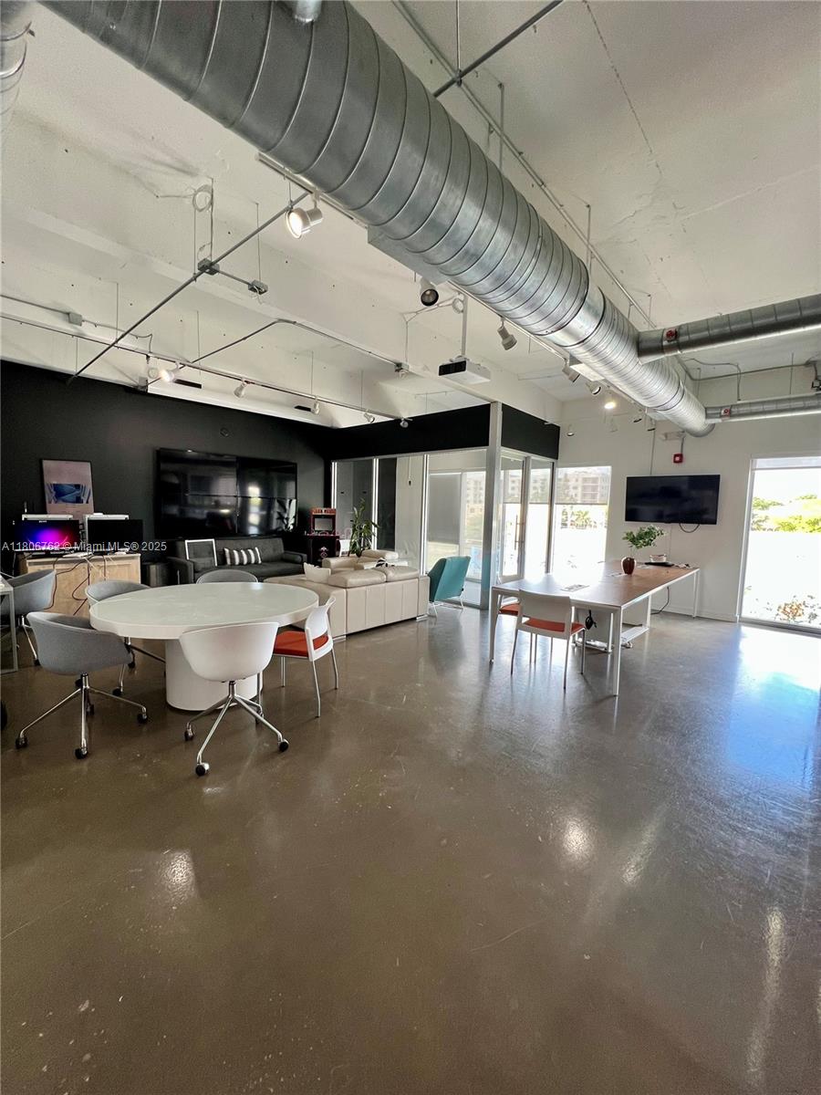 See details / sq. ft. $ 2025-05-20 0 Photo