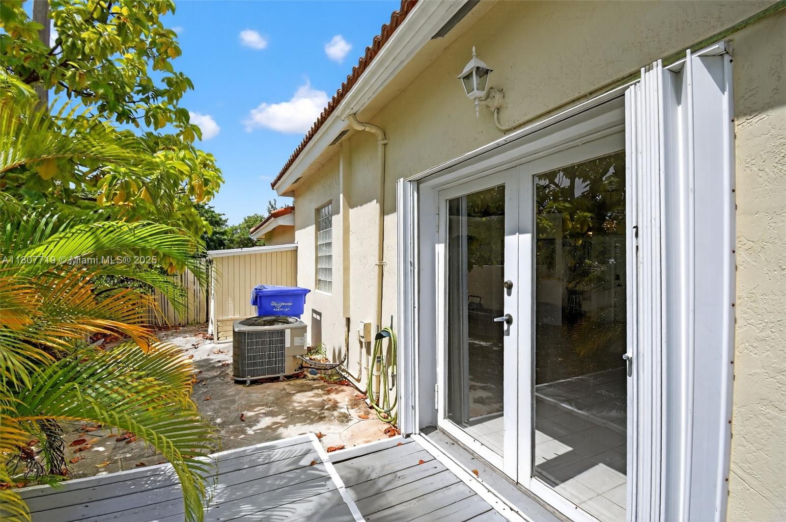 Photo of 1150 Queen Palm Ct  (1150), Hollywood, Florida, 33019 - 