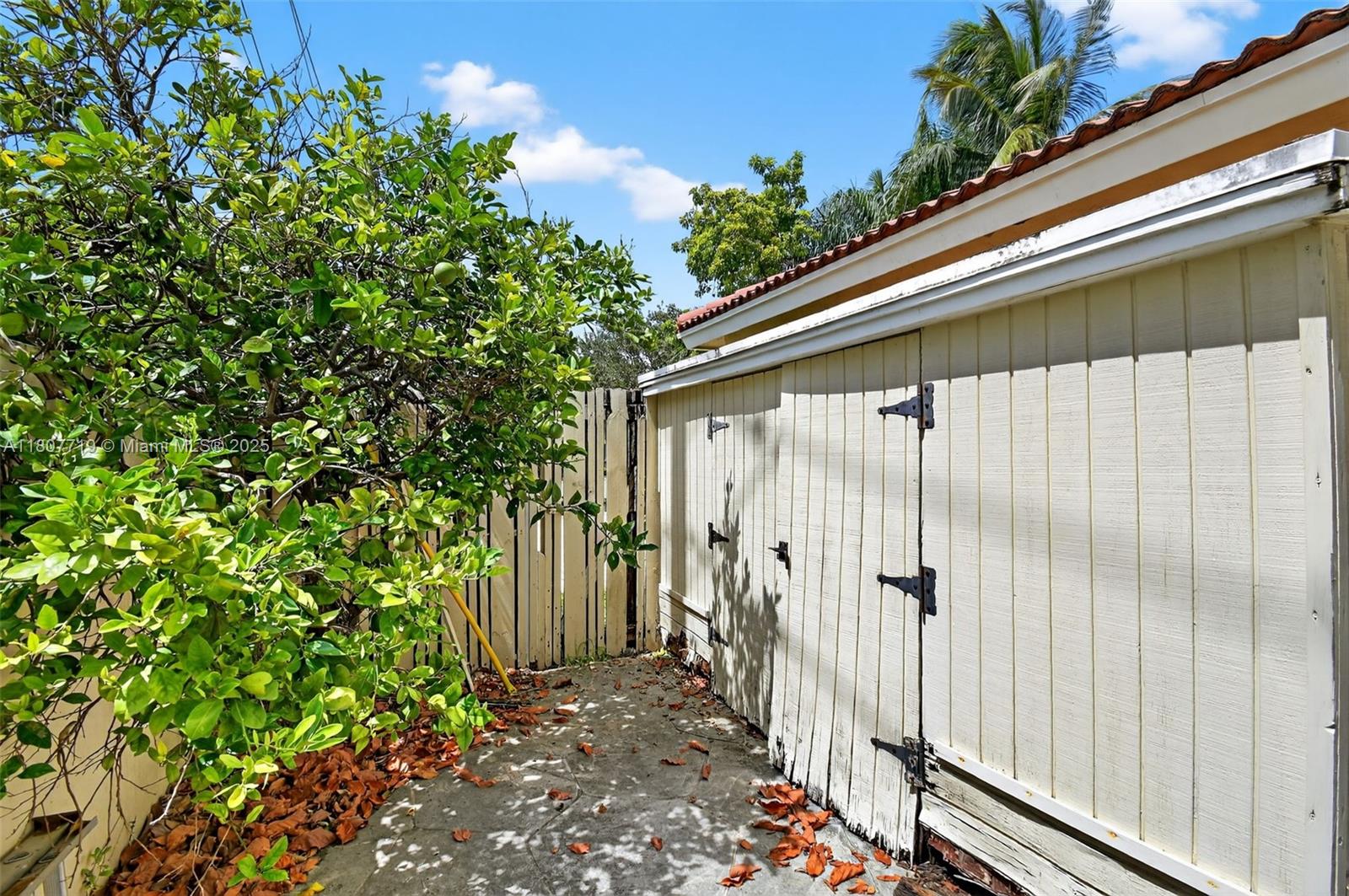 Photo of 1150 Queen Palm Ct  (1150), Hollywood, Florida, 33019 - 