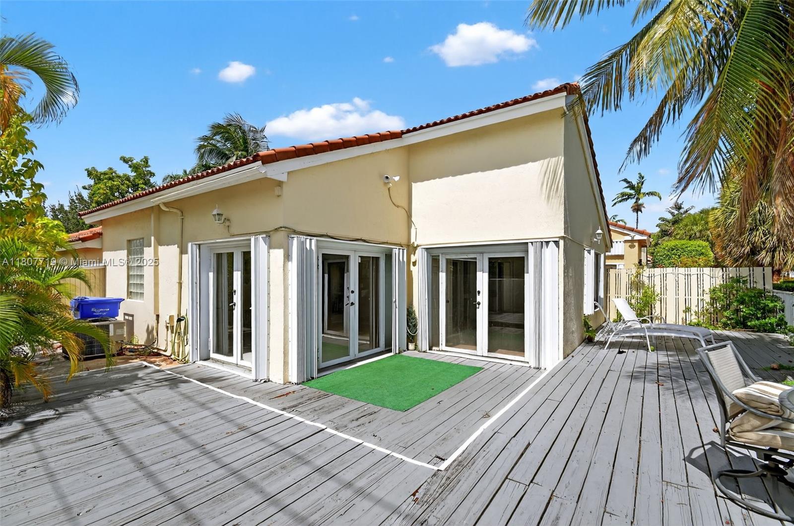 Photo of 1150 Queen Palm Ct  (1150), Hollywood, Florida, 33019 - 