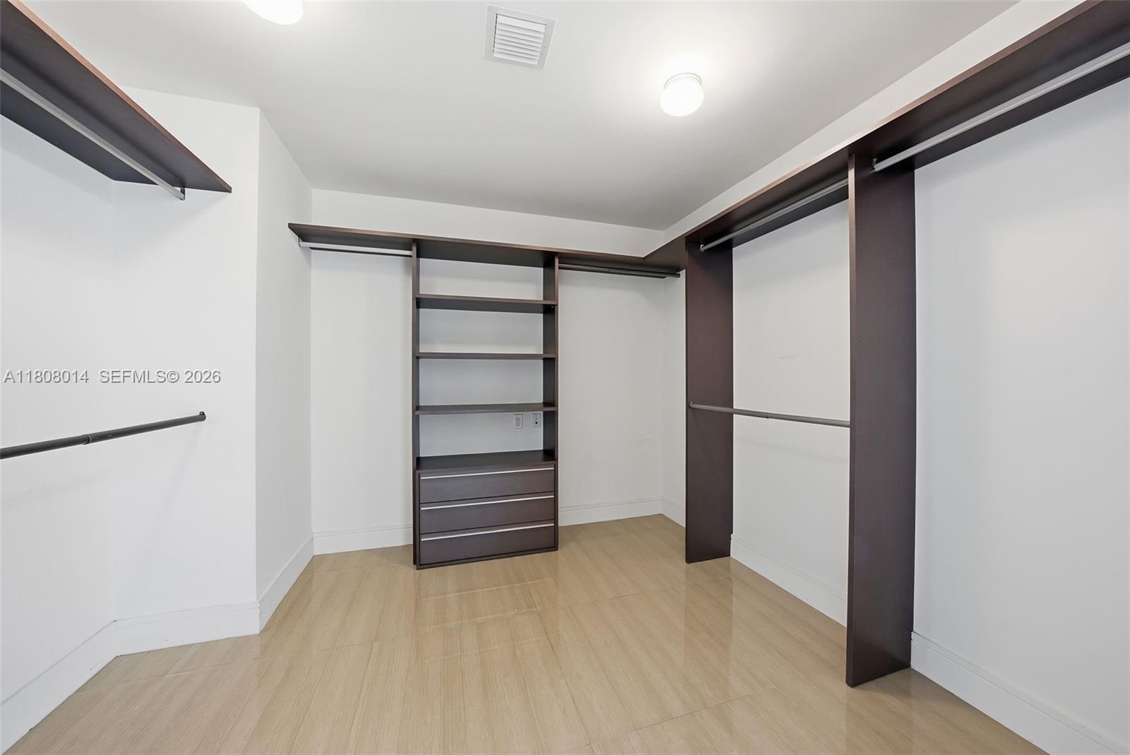 Photo of 3250 188th St  #906, Aventura, Florida, 33180 - 