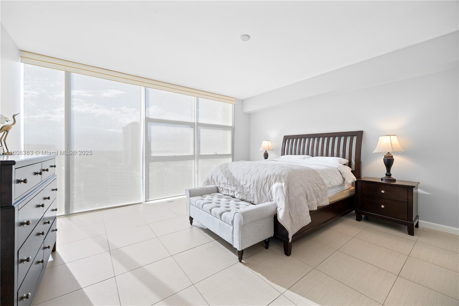 1807 1 / 1 871 sq. ft. $ 2025-09-24 0 Photo