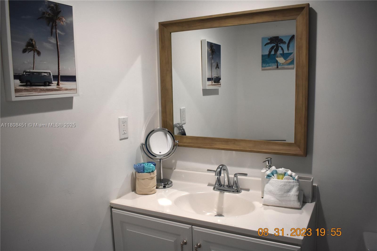 Photo of 3901 Ocean Dr  #11A, Hollywood, Florida, 33019 - 