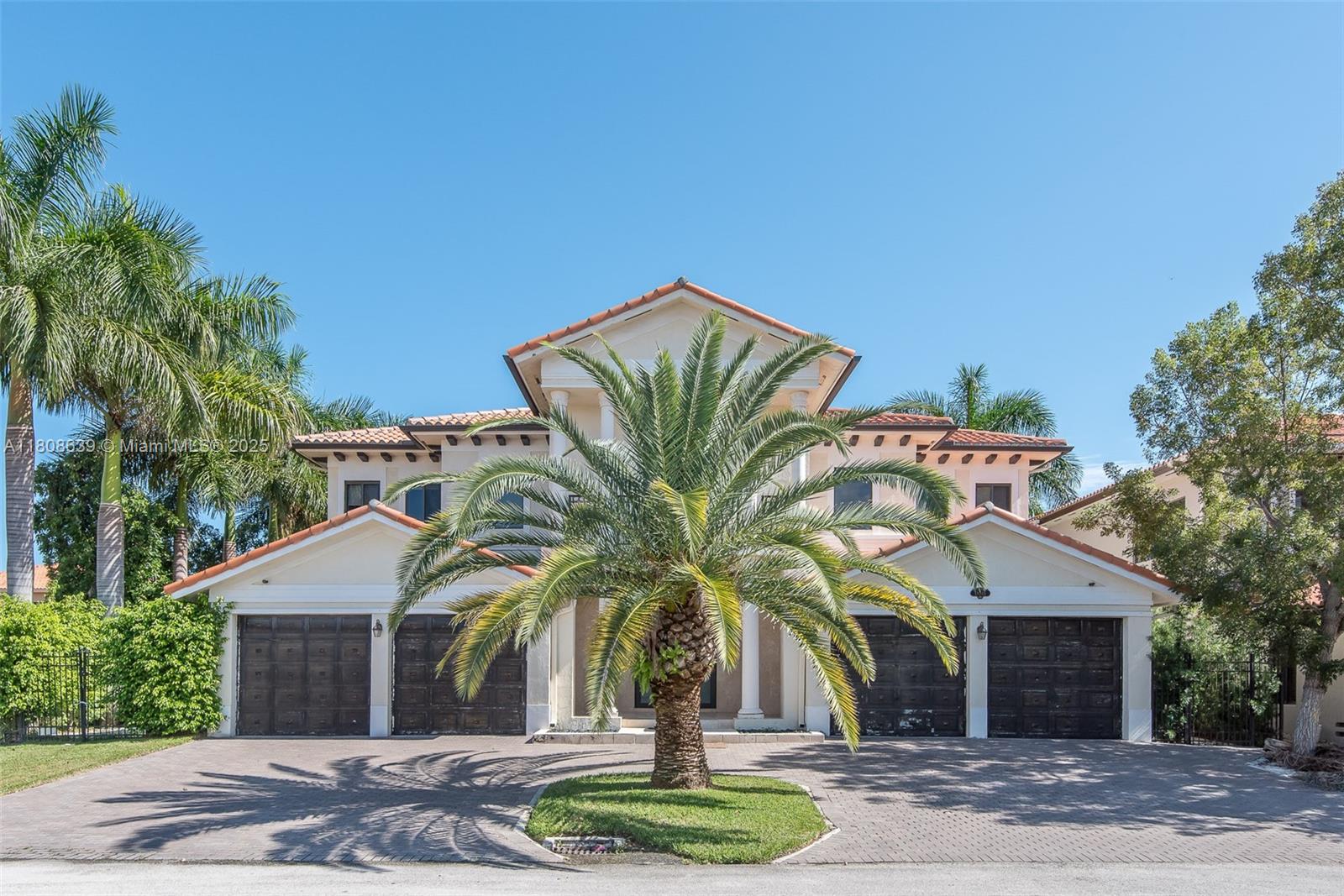 Подробнее 19305 6 / 5 4717 кв.футов $ 2025-11-13 0 Фото