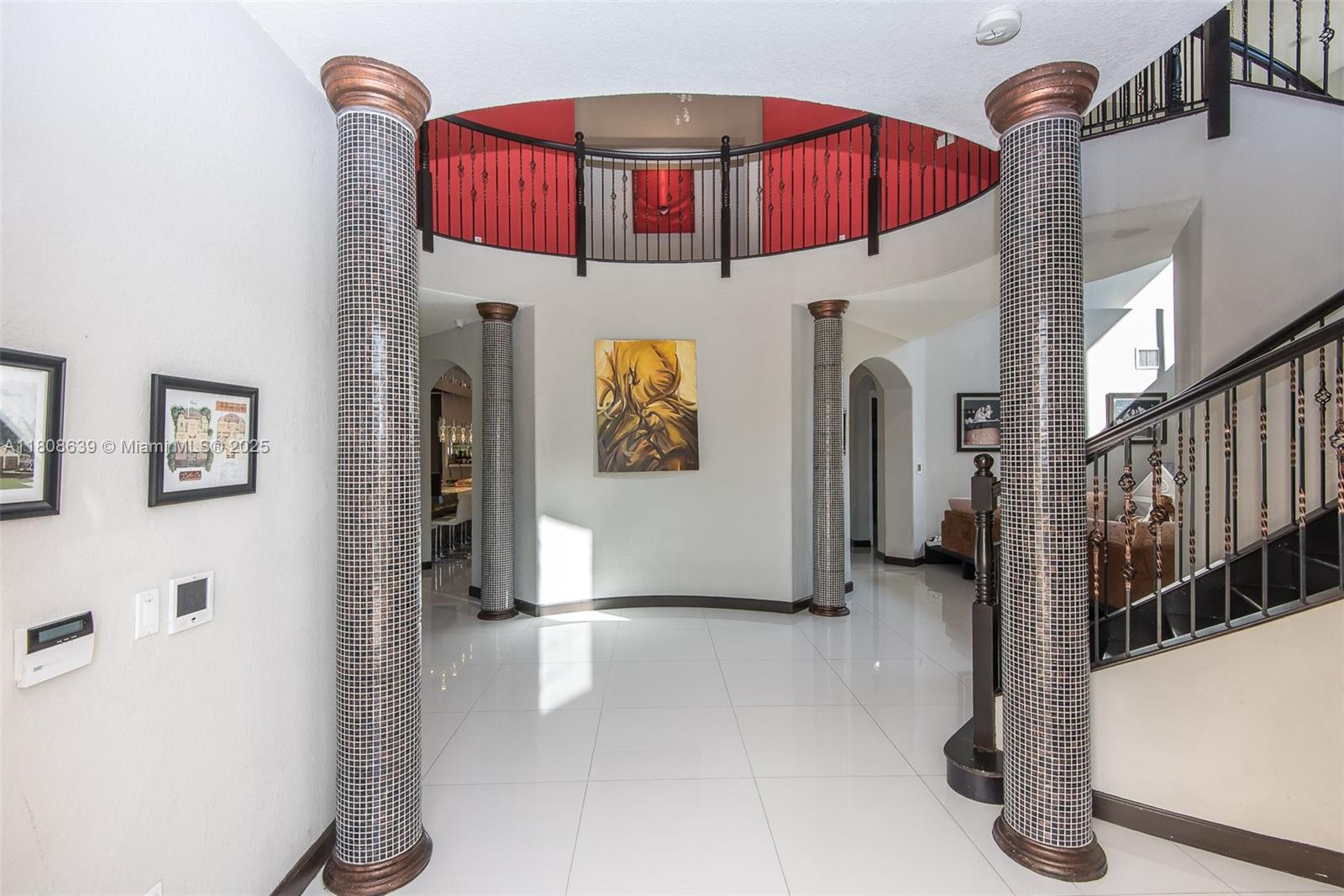 Подробнее 19305 6 / 5 4717 кв.футов $ 2025-11-13 0 Фото