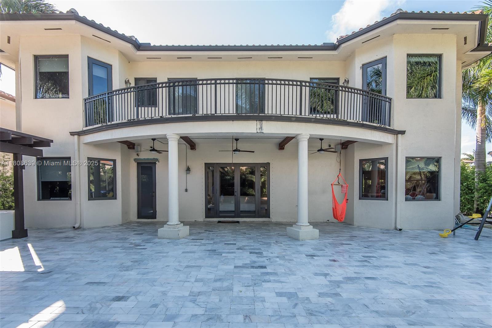 Подробнее 19305 6 / 5 4717 кв.футов $ 2025-11-13 0 Фото