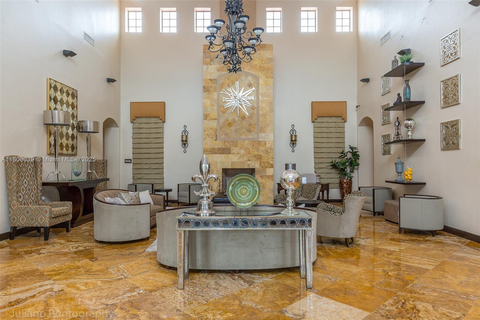 Подробнее 19305 6 / 5 4717 кв.футов $ 2025-11-13 0 Фото