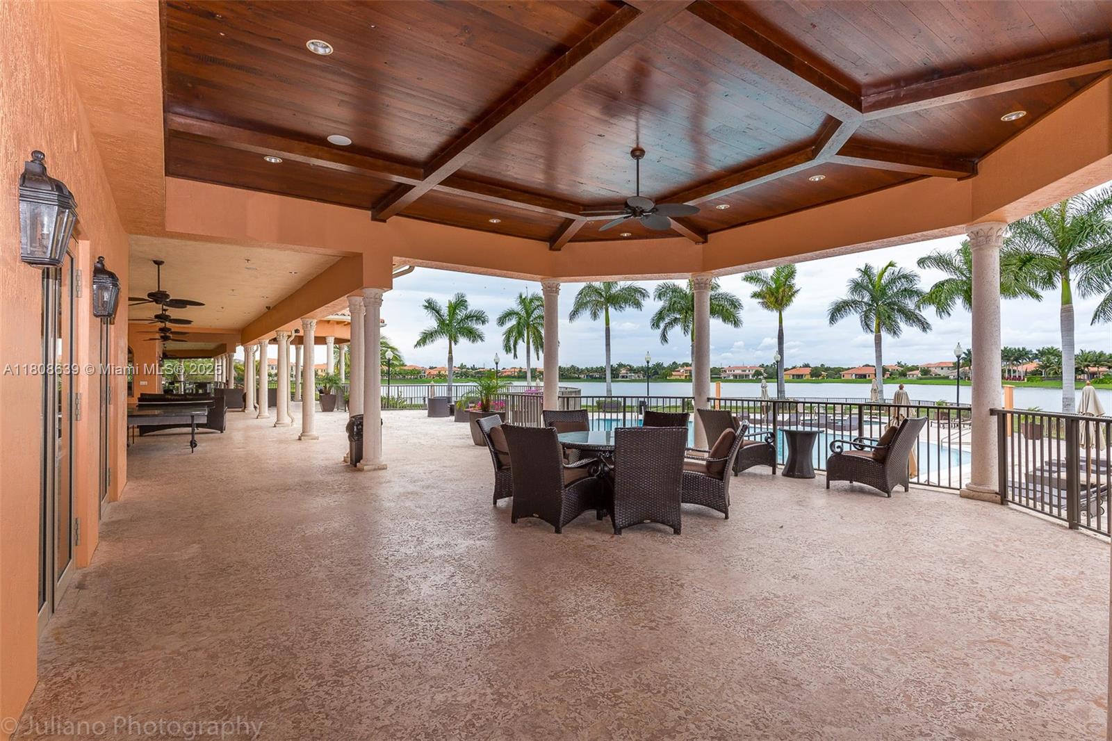 Подробнее 19305 6 / 5 4717 кв.футов $ 2025-11-13 0 Фото