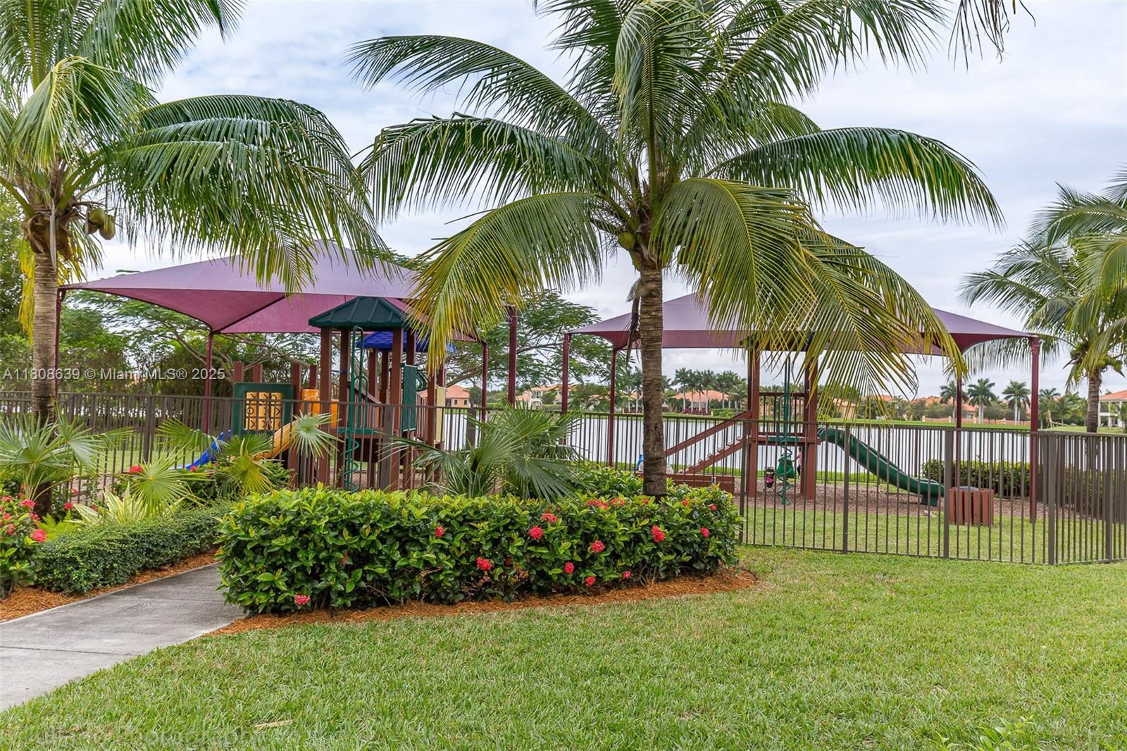 Подробнее 19305 6 / 5 4717 кв.футов $ 2025-11-13 0 Фото