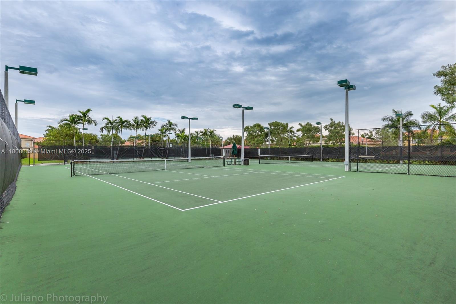 Подробнее 19305 6 / 5 4717 кв.футов $ 2025-11-13 0 Фото