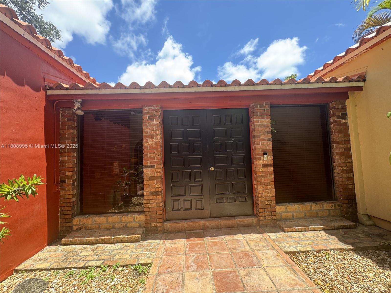 See details / sq. ft. $ 2025-05-23 0 Photo