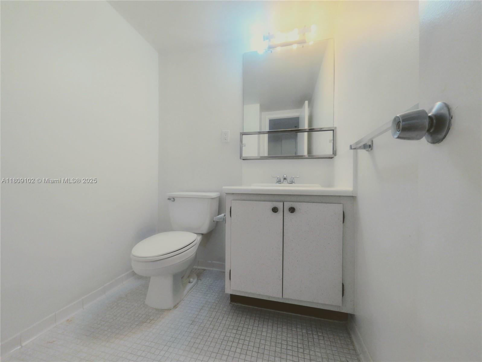 Photo of 19380 Collins Ave  #807, Sunny Isles Beach, Florida, 33160 - Half bathroom