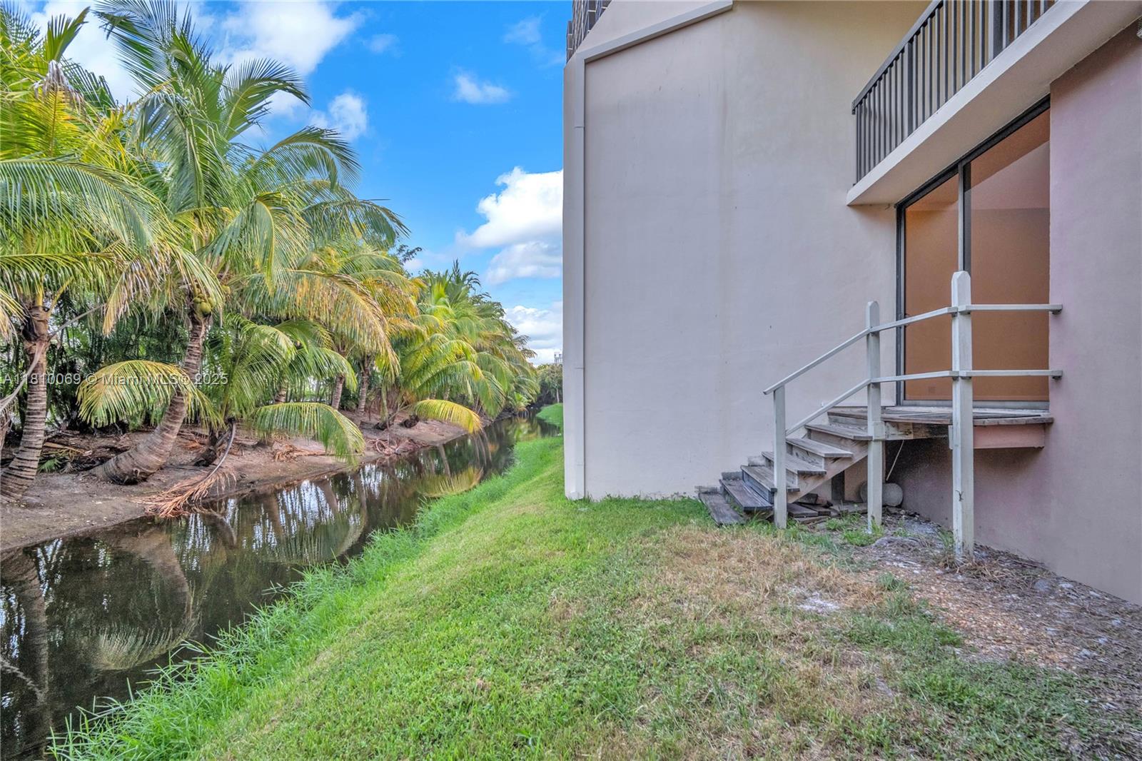Photo of 20351 Country Club Dr  #TH17, Aventura, Florida, 33180 - Great for dog owners