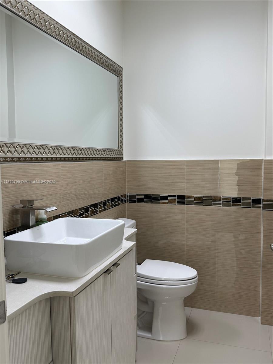 See details / sq. ft. $ 2025-09-04 0 Photo