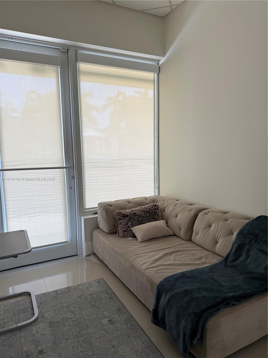 See details / sq. ft. $ 2025-09-04 0 Photo