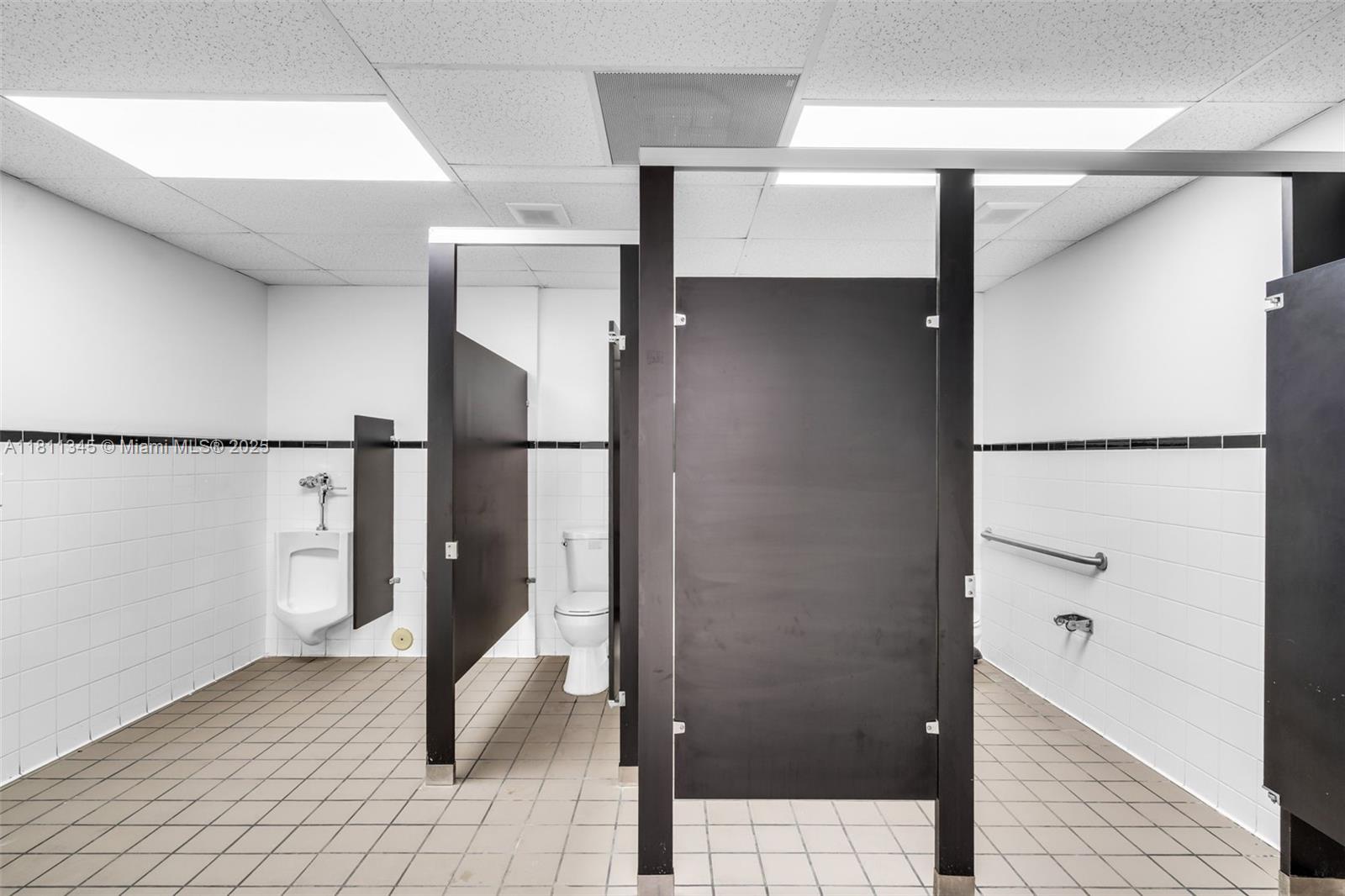 See details / sq. ft. $ 2025-10-08 0 Photo