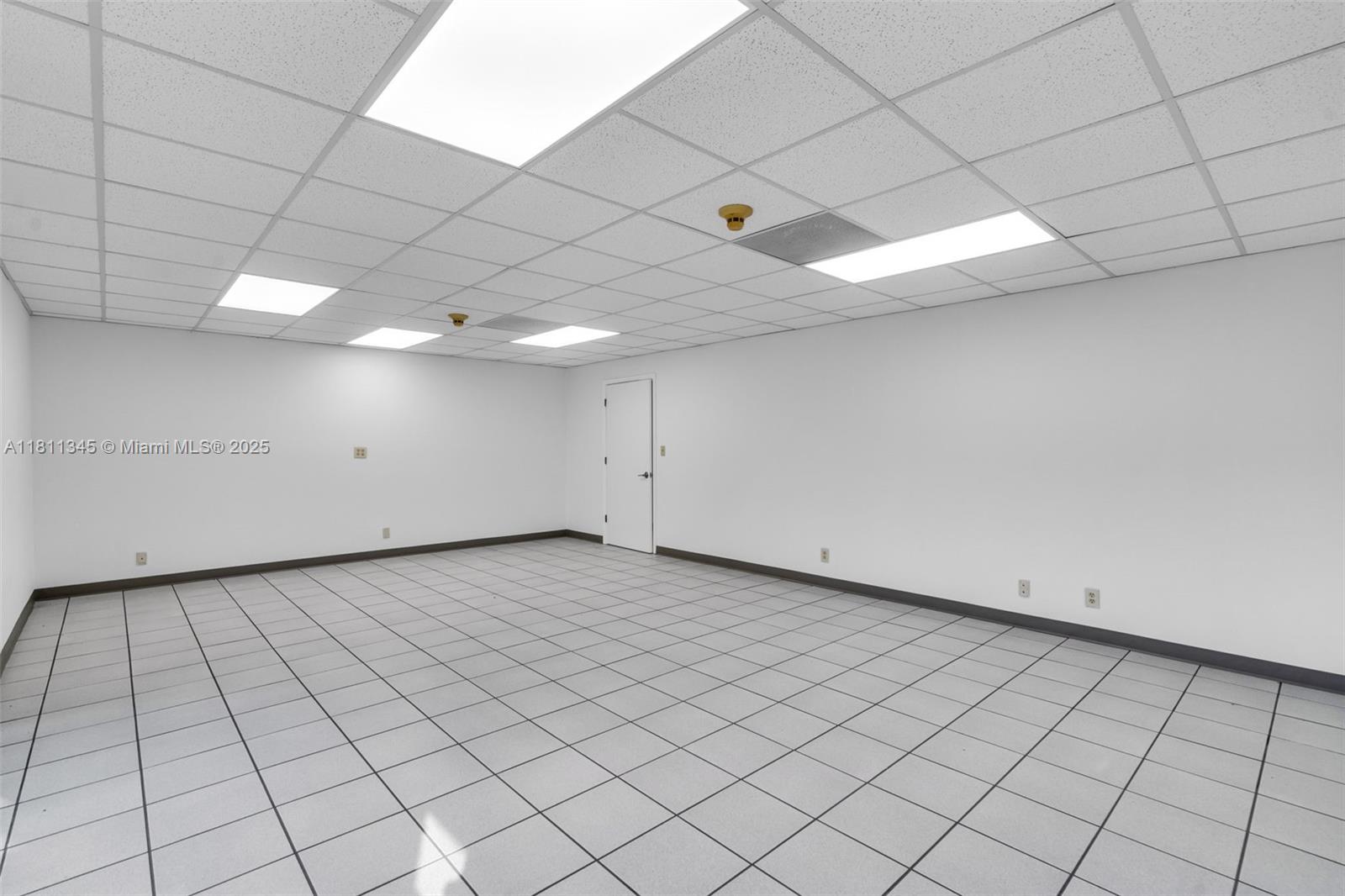 See details / sq. ft. $ 2025-10-08 0 Photo