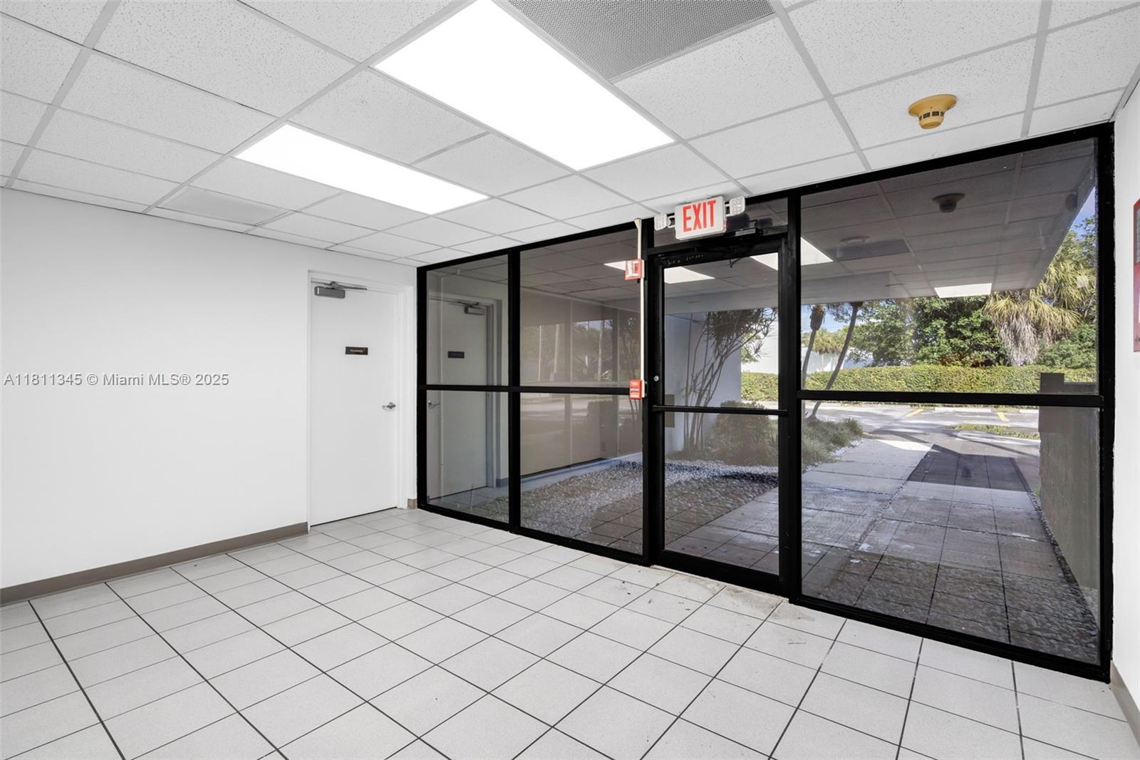 See details / sq. ft. $ 2025-10-08 0 Photo