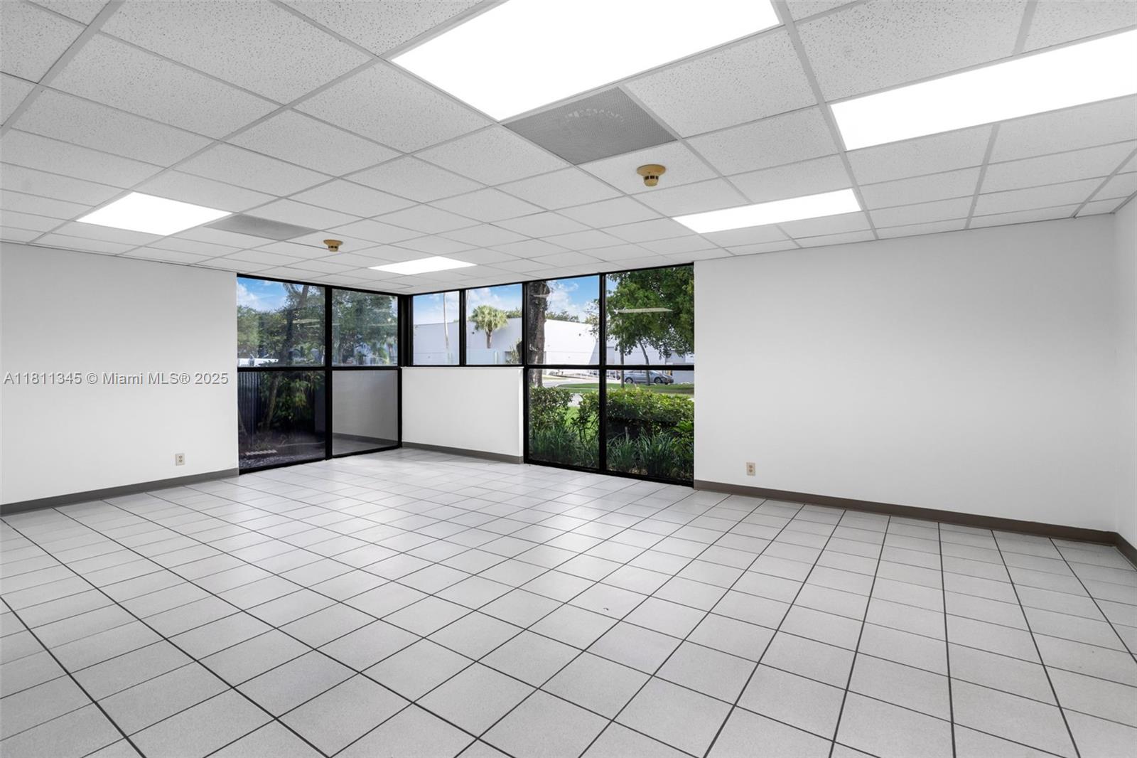 See details / sq. ft. $ 2025-10-08 0 Photo