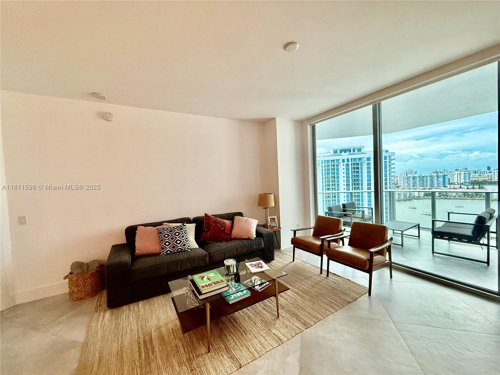Photo of 17111 Biscayne Blvd #2103, North Miami Beach, Florida, 33160 -
