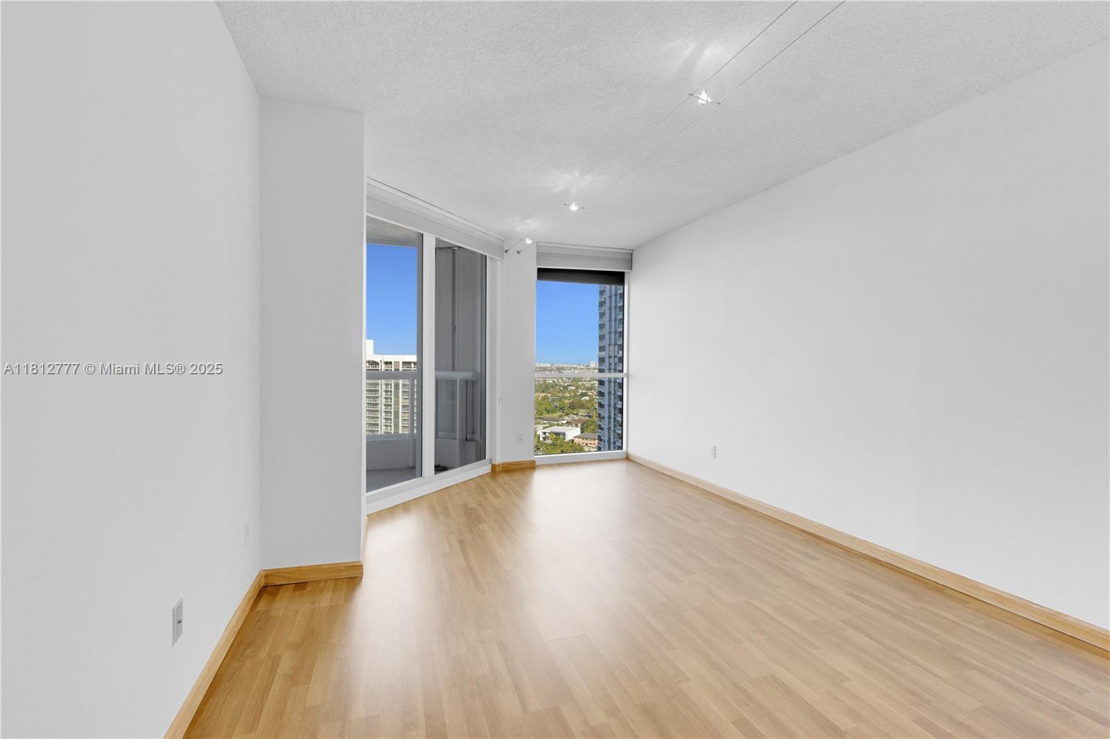 Photo of 21055 Yacht Club Dr #2104, Aventura, Florida, 33180 -