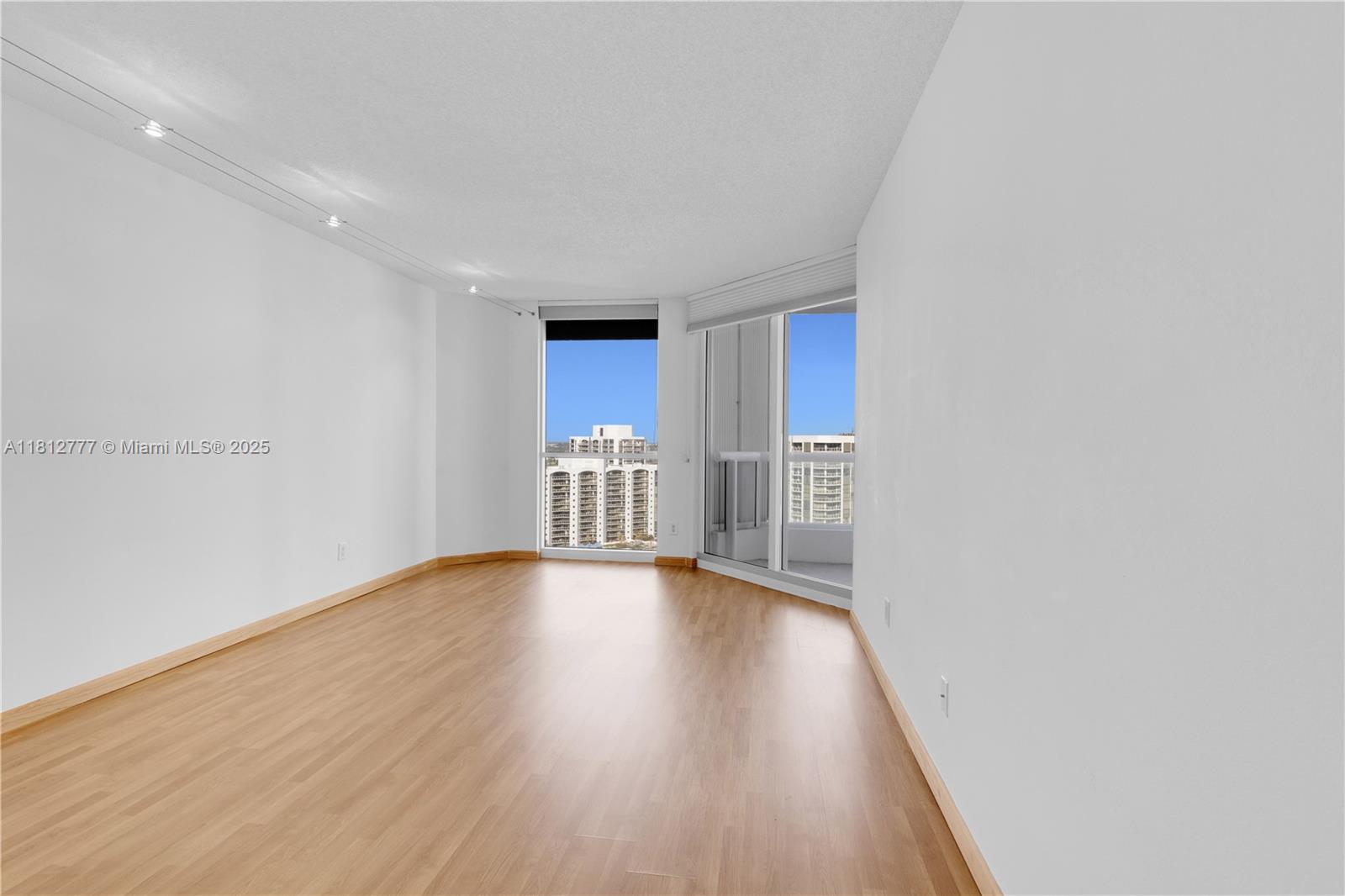 Photo of 21055 Yacht Club Dr #2104, Aventura, Florida, 33180 -