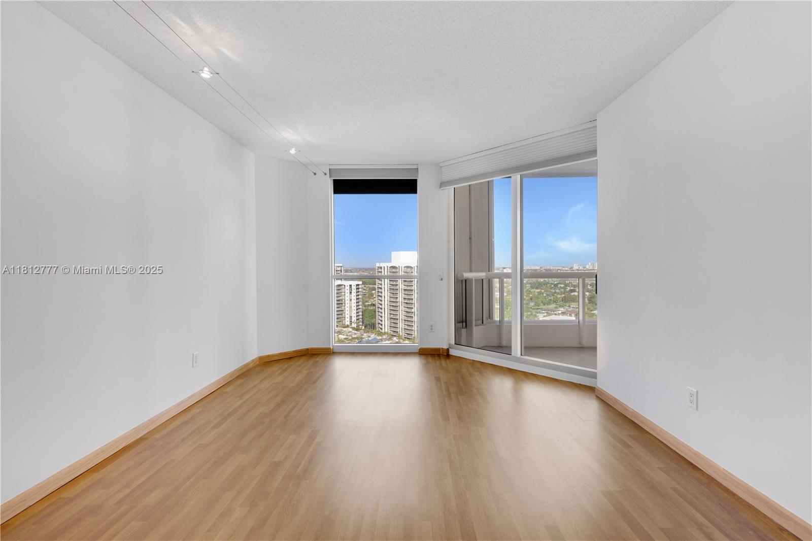 Photo of 21055 Yacht Club Dr #2104, Aventura, Florida, 33180 -