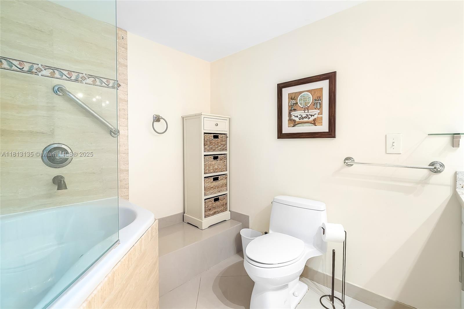 See details 801 2 / 2 975 sq. ft. $ 2025-07-20 0 Photo
