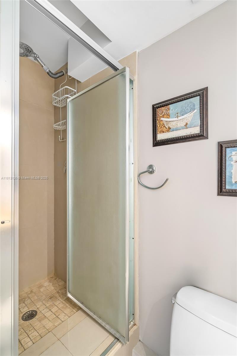 See details 801 2 / 2 975 sq. ft. $ 2025-07-20 0 Photo